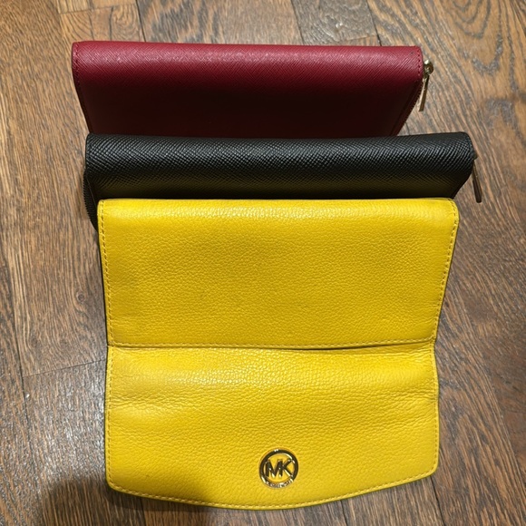 YOU GET 3 Michael Kors Long Wallet Set of 3 Blk, yellow & red like new - Picture 14 of 17